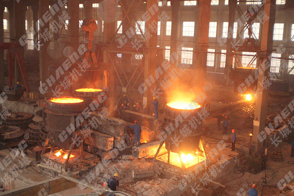 四合澆包現(xiàn)場(chǎng)