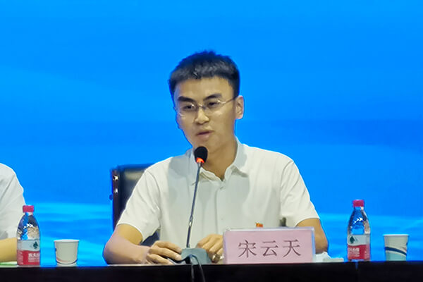 孟莊鎮(zhèn)黨委副書記、鎮(zhèn)長宋云天