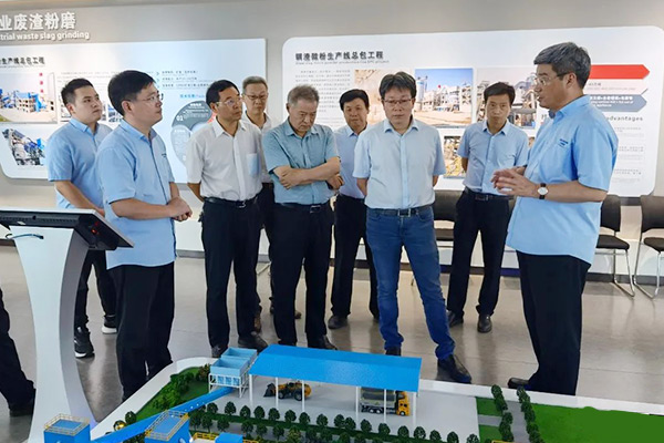 河南科技學(xué)院與新鄉(xiāng)長城集團合作交流